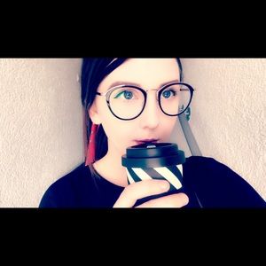 Meet your Posher, Carly